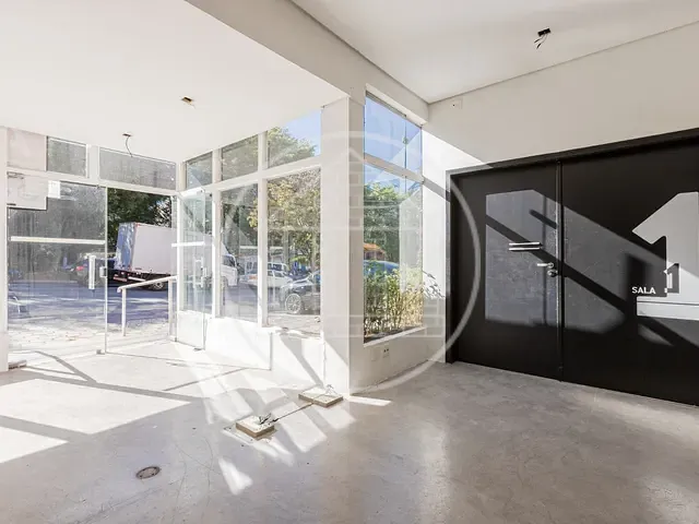 Prédio com 300m², para alugar, no bairro Pinheiros em São Paulo