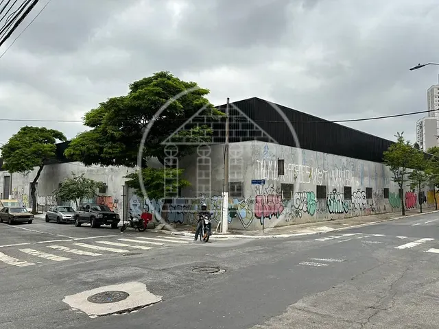 Prédio com 3000m², à venda, no bairro Cambuci em São Paulo