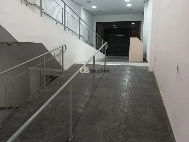 Prédio à venda ou para alugar, no bairro Liberdade em São Paulo