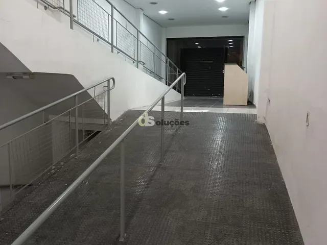 Prédio à venda ou para alugar, no bairro Liberdade em São Paulo