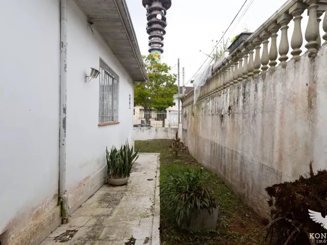 Prédio com 240m², para alugar, no bairro Mercês em Curitiba