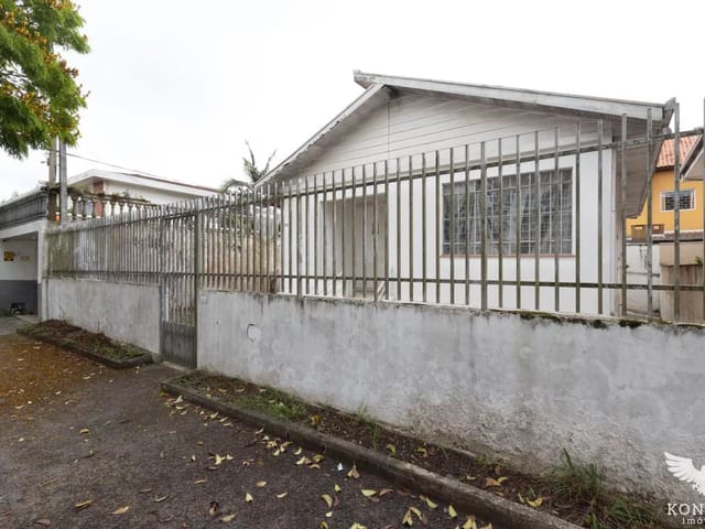 Prédio com 240m², para alugar, no bairro Mercês em Curitiba