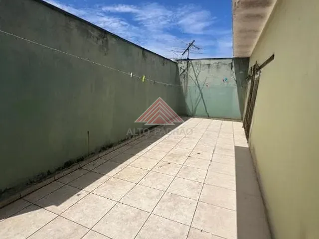 Prédio com 240m², à venda, no bairro Vila Falchi em Mauá