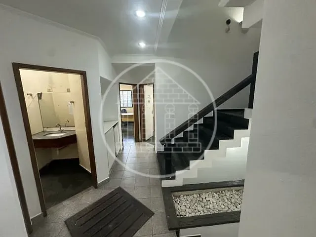 Prédio com 350m², para alugar, no bairro Jardim das Acácias em São Paulo