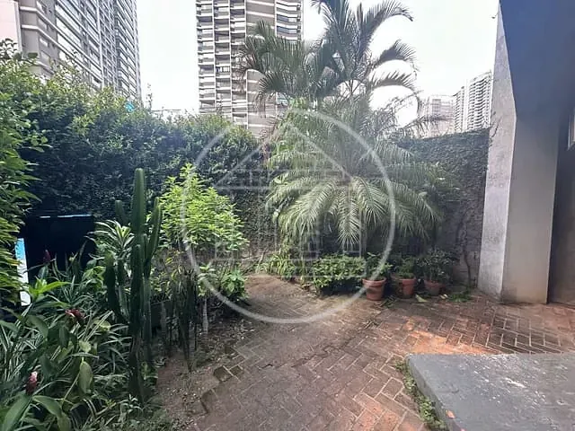 Prédio com 350m², para alugar, no bairro Jardim das Acácias em São Paulo