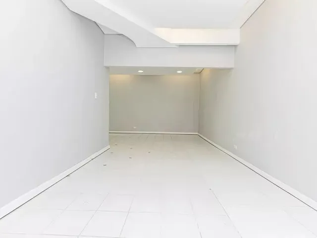 Prédio para alugar, no bairro Mercês em Curitiba