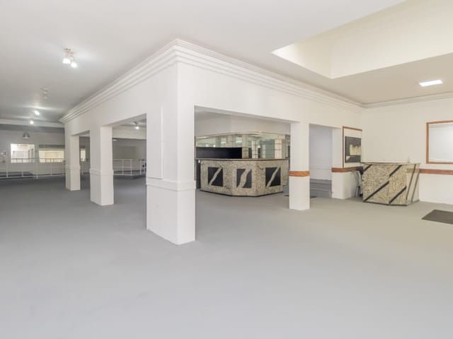 Foto do Prédio - Casa comercial para venda e locação em Vila Olímpia, 560m² | Lares e Andares Imóveis
