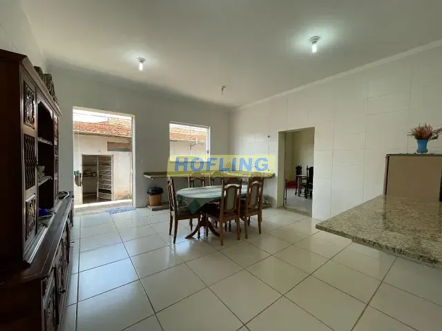 Prédio com 700m², para alugar, no bairro Centro em Rio Claro