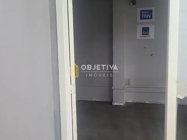 Prédio com 1290m², para alugar, no bairro Navegantes em Porto Alegre