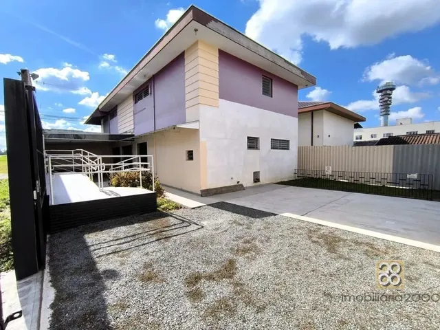 Prédio para alugar, no bairro Mercês em Curitiba