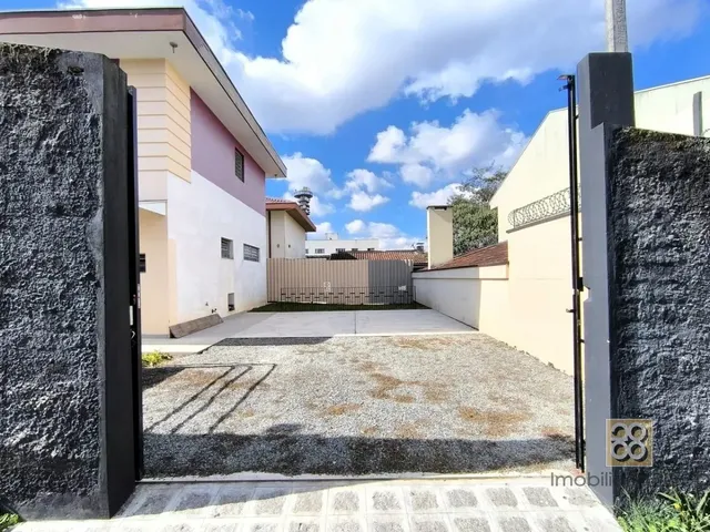 Prédio para alugar, no bairro Mercês em Curitiba