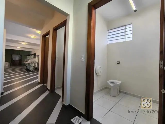 Prédio para alugar, no bairro Mercês em Curitiba