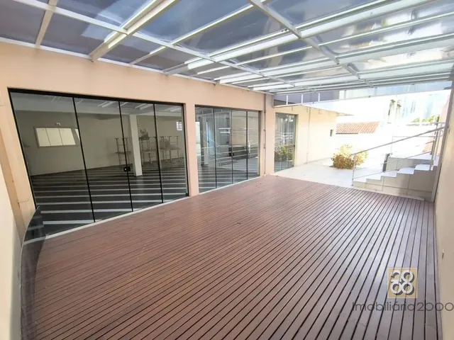 Prédio para alugar, no bairro Mercês em Curitiba