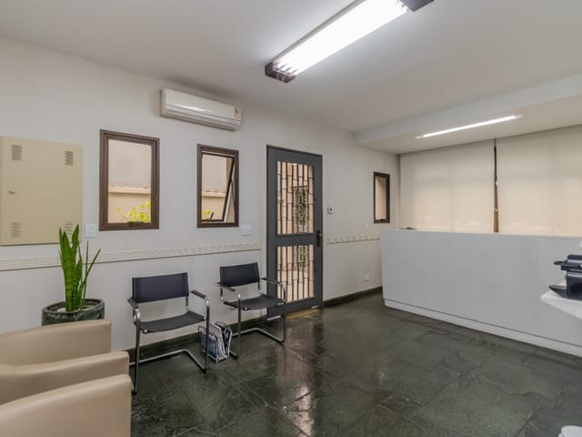 Foto do Prédio - Casa comercial para venda em Mirandópolis, 444m² | Lares e Andares Imóveis