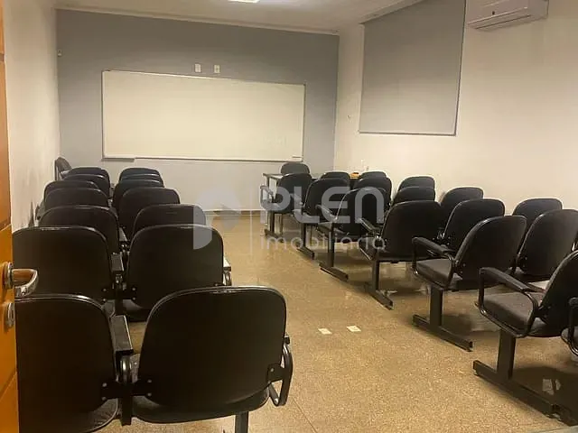 Prédio à venda ou para alugar, no bairro Santana em São Paulo