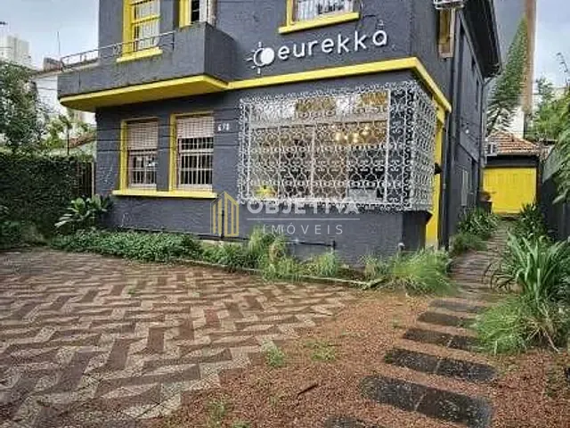 Casa com 341m², para alugar, no bairro Independência em Porto Alegre