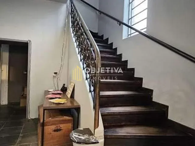 Casa com 341m², para alugar, no bairro Independência em Porto Alegre
