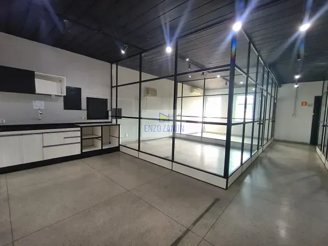 Prédio com 300m², à venda ou para alugar, no bairro Jardim em Santo André