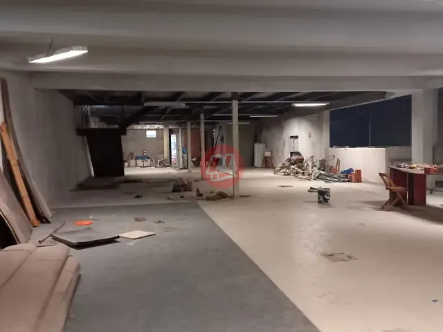 Prédio com 2275m², para alugar, no bairro Independência em Porto Alegre
