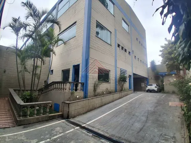 Prédio com 500m², para alugar, no bairro Utinga em Santo André