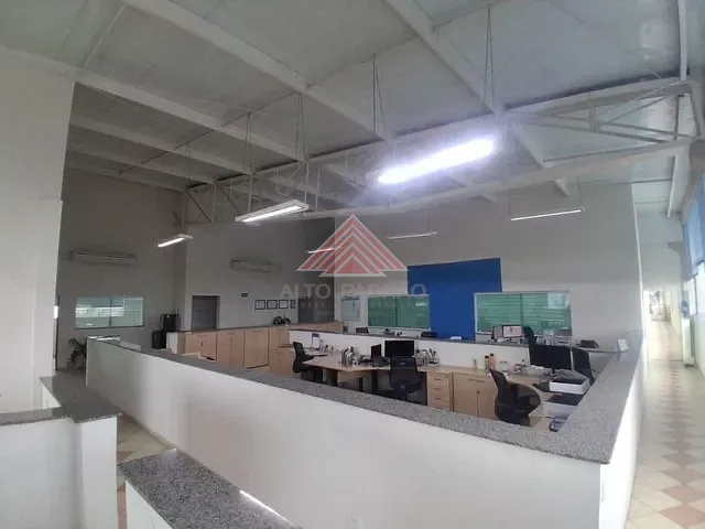 Prédio com 500m², para alugar, no bairro Utinga em Santo André