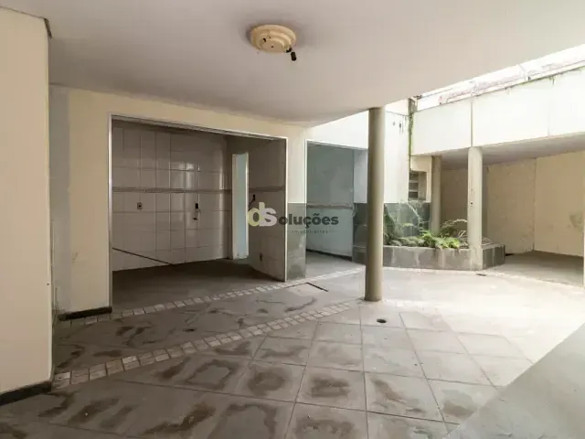 Prédio à venda ou para alugar, no bairro Lapa em São Paulo
