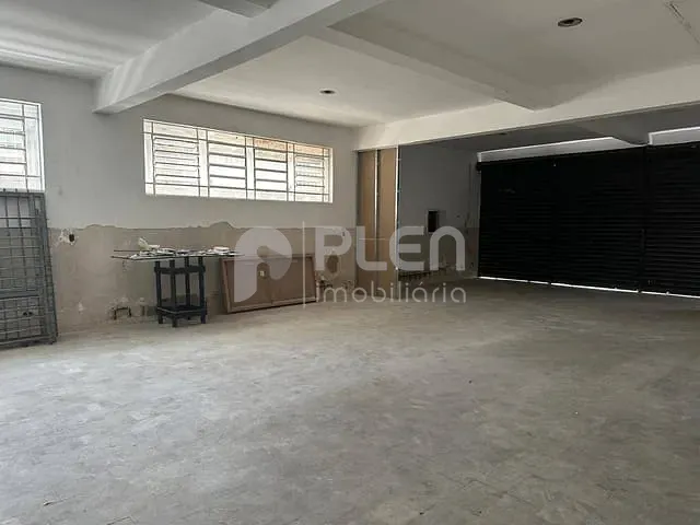 Prédio à venda, no bairro Jardim Brasil (Zona Norte) em São Paulo