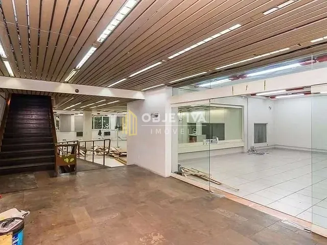 Prédio para alugar, no bairro Rio Branco em Porto Alegre
