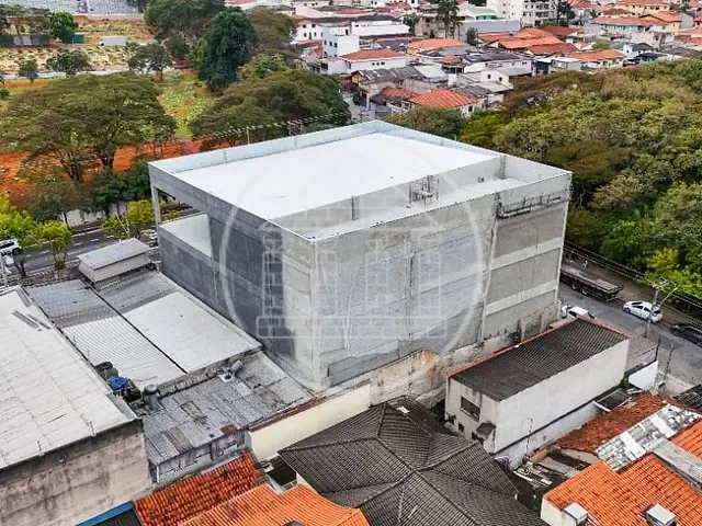 Prédio com 2100m², para alugar, no bairro Vila Isa em São Paulo