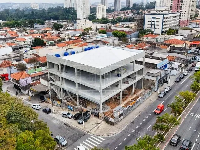 Prédio com 2100m², para alugar, no bairro Vila Isa em São Paulo