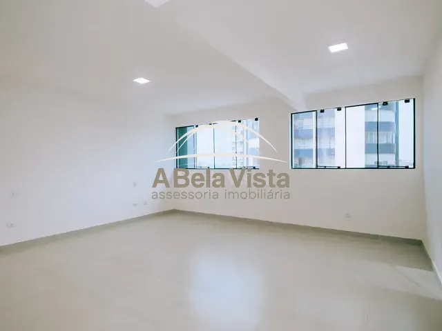 Prédio com 1300m², para alugar, no bairro Vila Osasco em Osasco