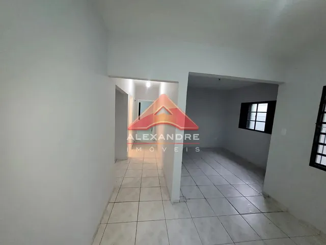 Prédio com 300m² 3 quartos e 2 banheiros, para alugar, no bairro Vila Industrial em São José Dos Campos
