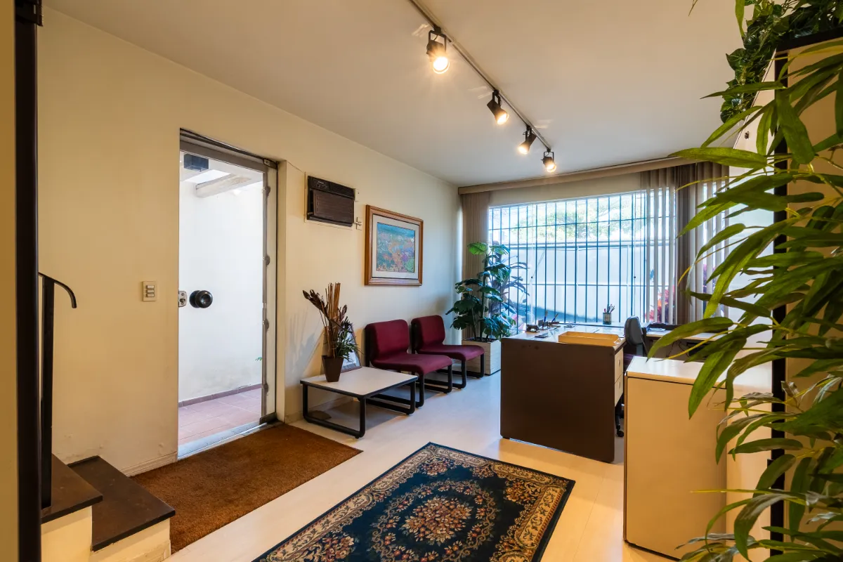 Casa comercial para venda em Moema, 140m²