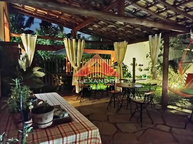 Prédio com 450m² 9 quartos e 12 banheiros, à venda, no bairro Portal de Paraty em Paraty