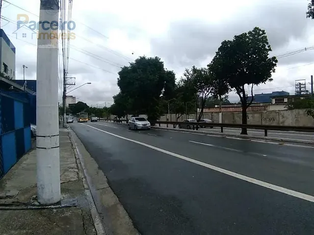 Galpão / Barracão com 2000m², à venda, no bairro Engenheiro Goulart em São Paulo