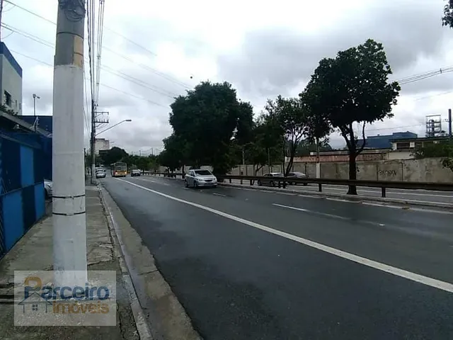 Galpão / Barracão com 2000m², à venda, no bairro Engenheiro Goulart em São Paulo