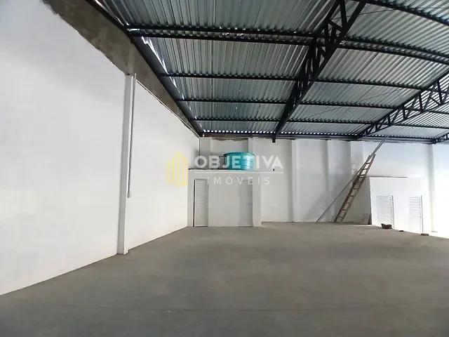 Prédio para alugar, no bairro Pátria Nova em Novo Hamburgo