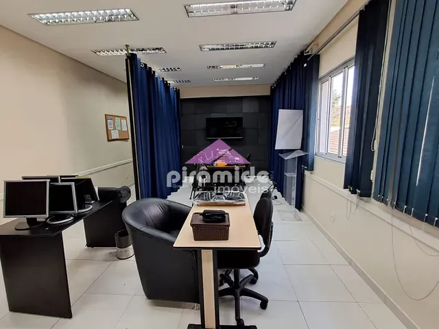 Prédio com 315m², à venda ou para alugar, no bairro Jardim São Dimas em São José dos Campos