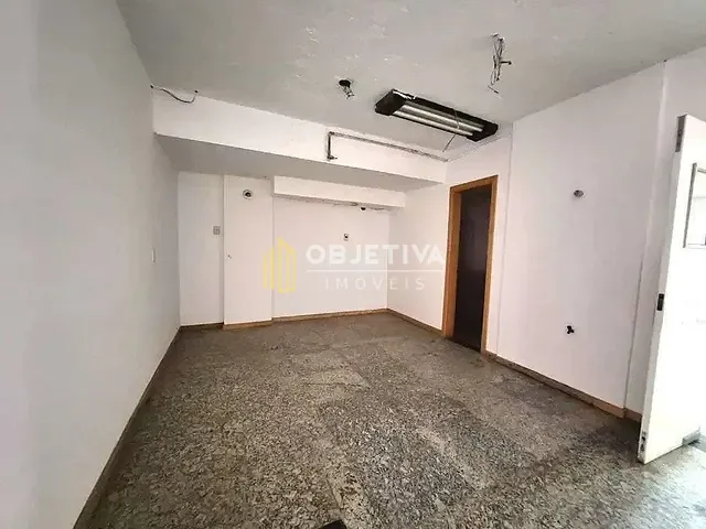 Prédio com 3000m², à venda, no bairro Petrópolis em Porto Alegre