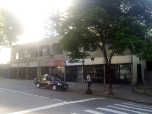 Prédio para alugar, no bairro Moema em São Paulo