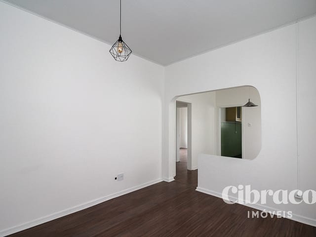 Prédio para alugar, no bairro Bom Retiro em Curitiba