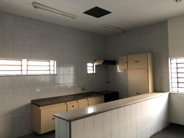 Prédio com 500m², para alugar, no bairro Vila Bertioga em São Paulo