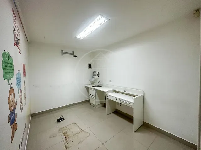 Prédio com 271m², para alugar, no bairro Jardim Angela em São Paulo