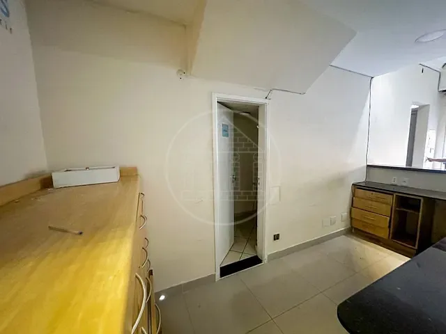 Prédio com 271m², para alugar, no bairro Jardim Angela em São Paulo