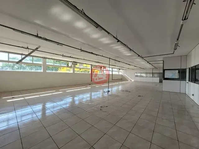 Prédio com 4900m², para alugar, no bairro Navegantes em Porto Alegre
