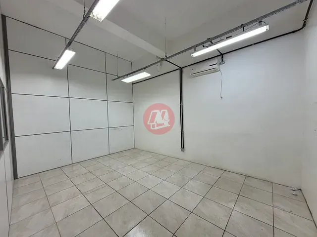 Prédio com 4900m², para alugar, no bairro Navegantes em Porto Alegre