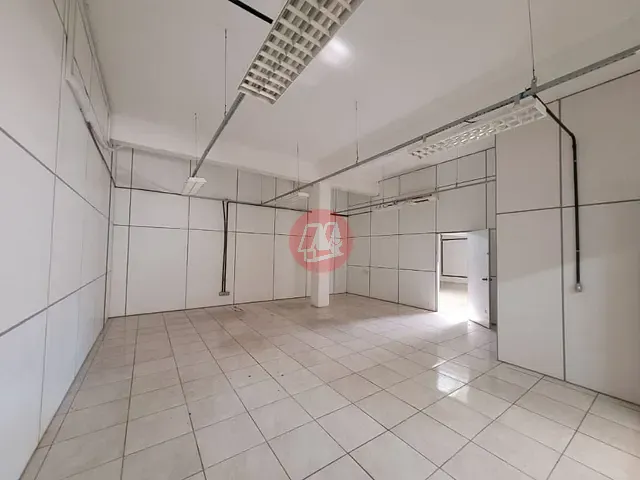 Prédio com 4900m², para alugar, no bairro Navegantes em Porto Alegre