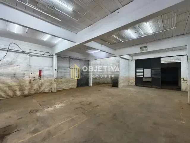 Prédio à venda, no bairro Navegantes em Porto Alegre