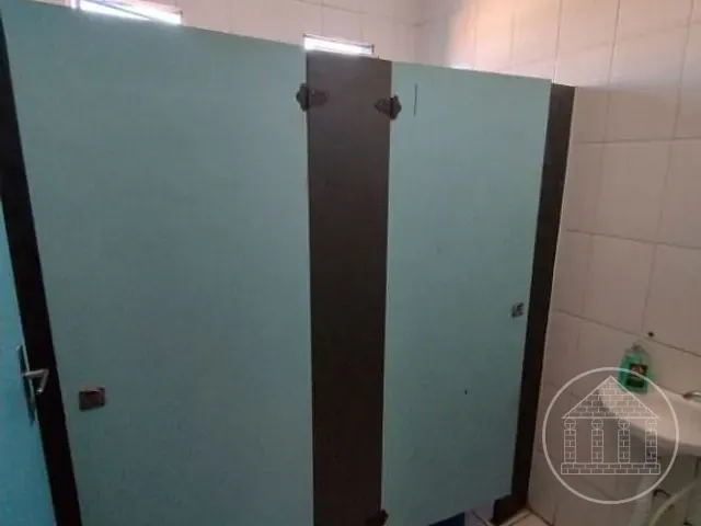 Prédio com 186m², à venda, no bairro Sítio Cocaia em São Paulo