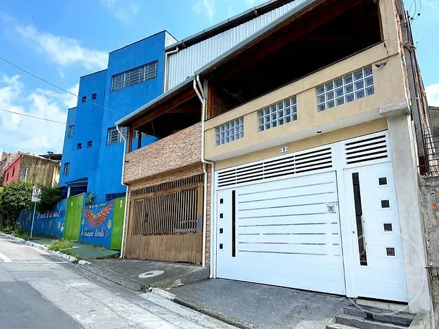 Prédio com 186m², à venda, no bairro Sítio Cocaia em São Paulo
